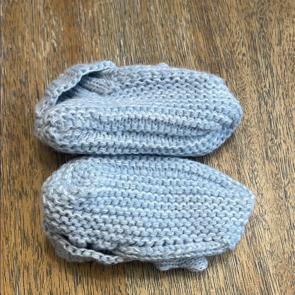 Cozy Blue Knit Baby Hat and Booties Set Star Pom Pom Newborn‎ Beanie